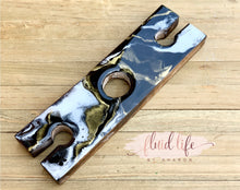 Load image into Gallery viewer, Wine bottle wooden caddy