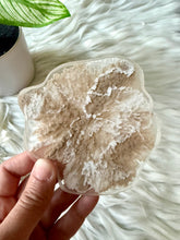 Load image into Gallery viewer, Geode Coasters
