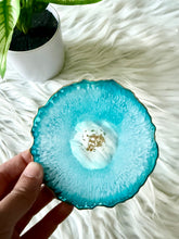Load image into Gallery viewer, Geode inspired coasters
