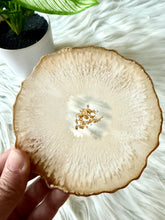 Load image into Gallery viewer, Geode inspired coasters
